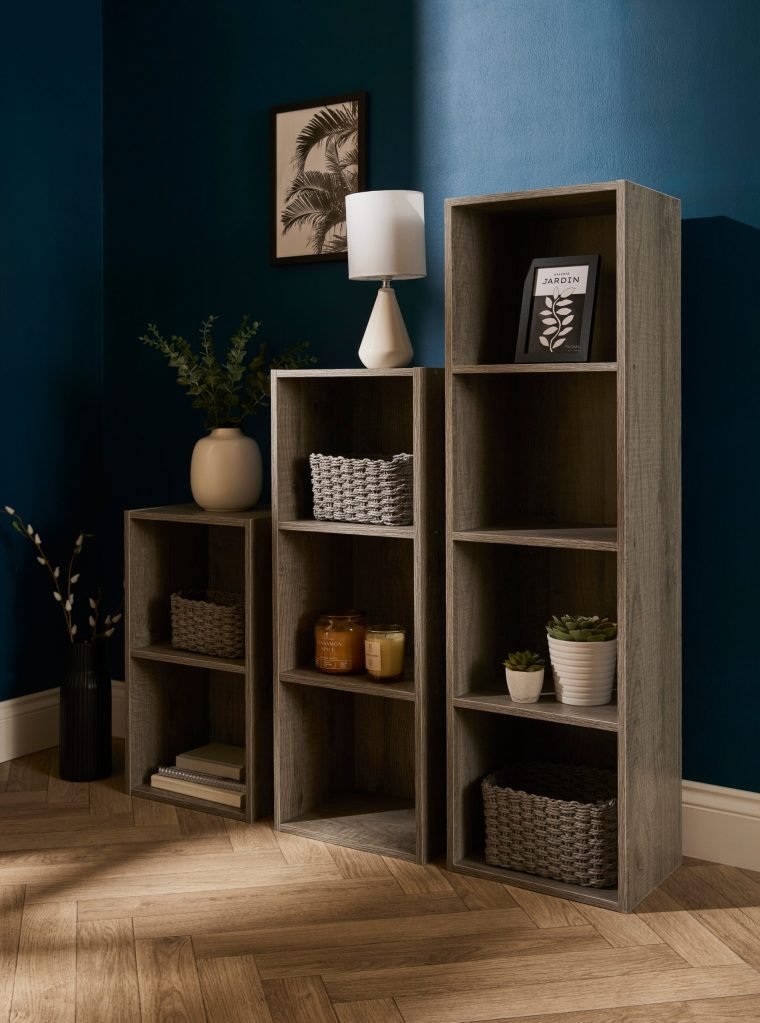 10511364_10526572_10526573_BookShelf_1